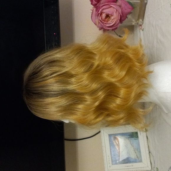 Blonde Ombre Wig - Picture 2 of 12